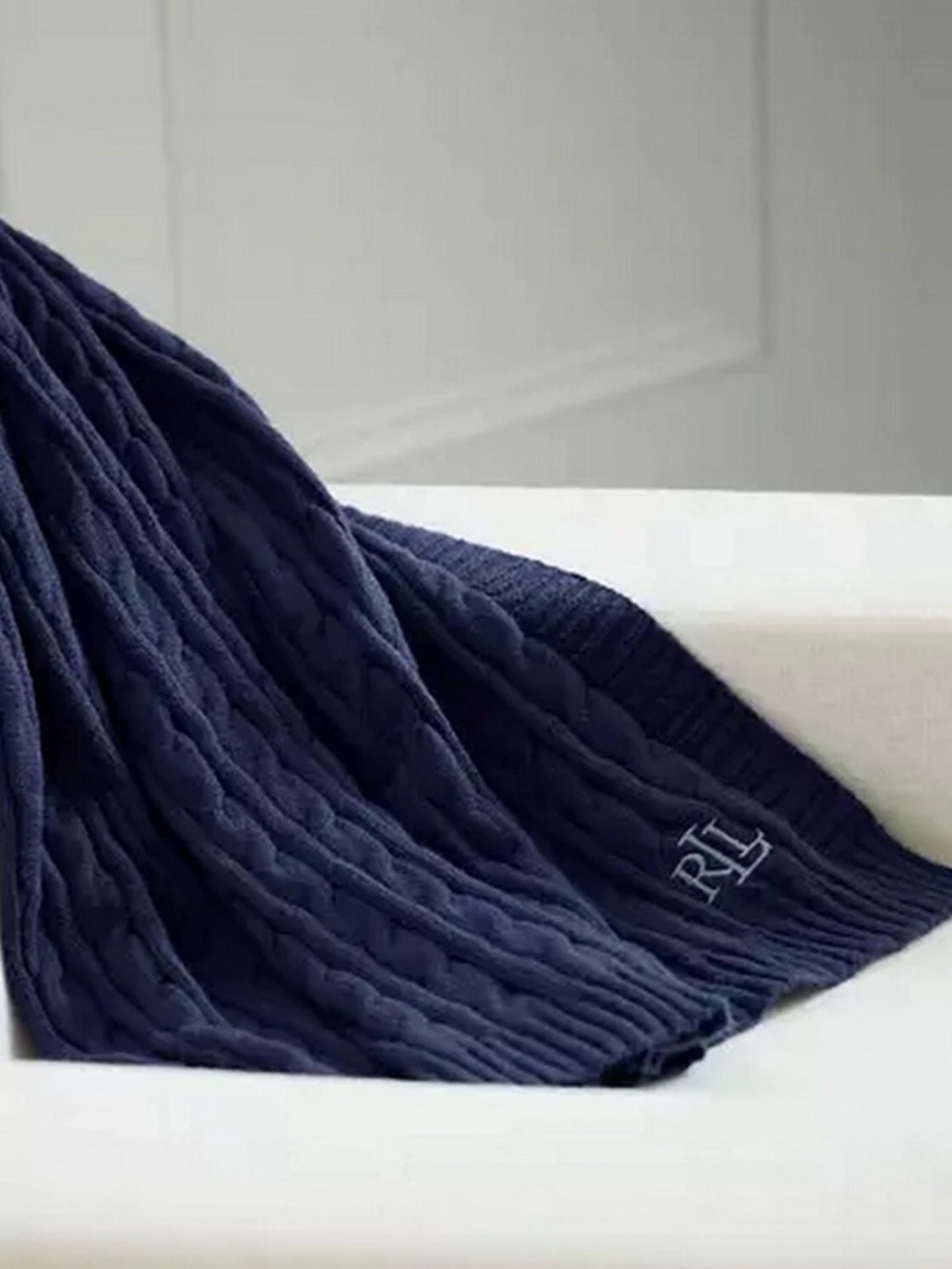 Ralph Lauren Jamie Cable-Knit Throw Blanket Super Soft Cozy 50" x 70" Navy Blue